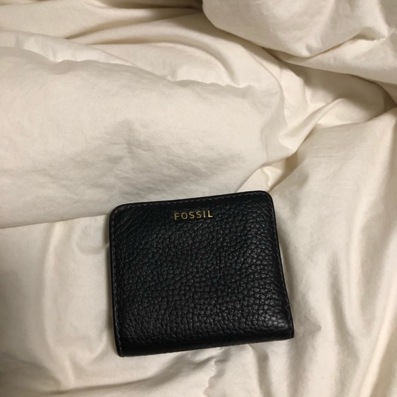 Fossil wallets - Picture 2 of 5